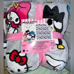 Sanrio Hello Kitty and Friends Gray Plush Blanket Sz FULL/QUEEN NEW NWT